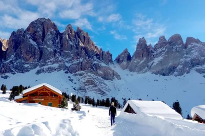 Dolomiten rund um bozen im winter mit lokalem guide entdecken, dann wie die einheimischen mit dem schlitten ins tal sausen. inkl. abholung, ausrüstung & privatem transfer.