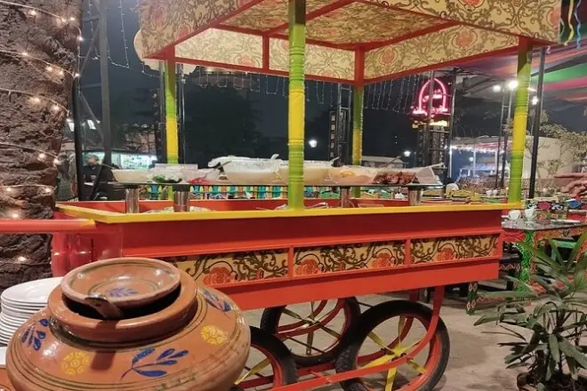 Tour nocturne gastronomique à Lahore : Guide local, soirée privée