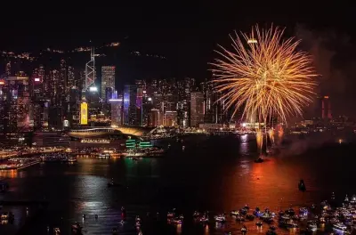 Capodanno a Victoria Harbour con yacht, open bar e fuochi d'artificio