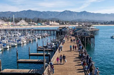 Private Santa Cruz Beachfront and Downtown Walking Tour