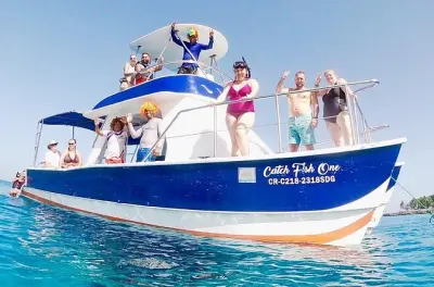 Snorkeling a Sosúa Beach: Catamarano privato con barbecue