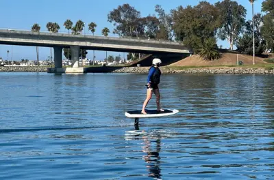 eFoil Surfkurs San Diego: 2 Stunden LIFT Board Erfahrung