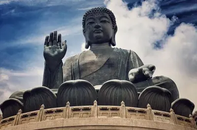 Lantau Island tour: Big Buddha, Tai O village & cable car