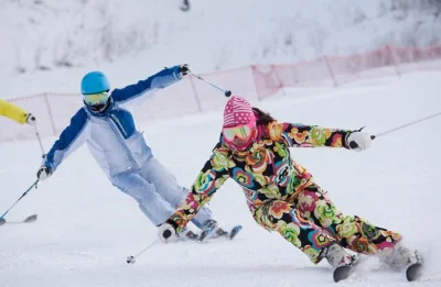 Erlebe die winterpisten im gangchon elysian resort nahe seoul. inklusive skiausrüstung, grundkurs und abholung von zentralen punkten.