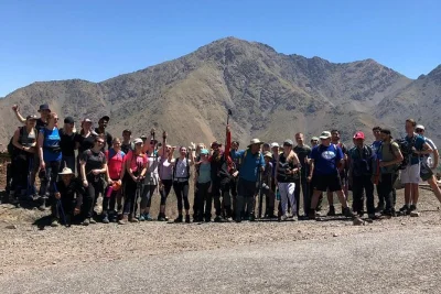 Découvrez les montagnes de l’atlas depuis marrakech avec une randonnée guidée à travers des villages berbères, un déjeuner maison dans une auberge locale et la prise en charge à l’hôtel po