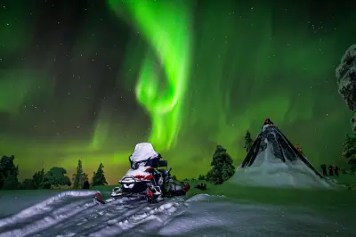 Saariselkä Snowmobile Tour: Northern Lights Wilderness Drive