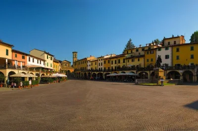 Découvrez sienne et le chianti depuis florence avec une dégustation privée, arrêts dans des villages typiques et visite guidée d’un domaine viticole. prise en charge à l’hôtel et chauffeur 