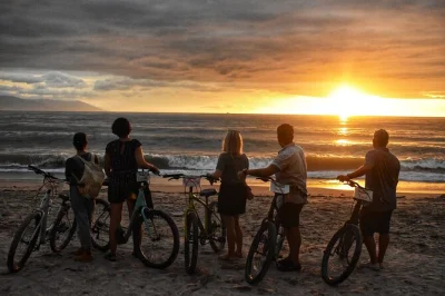 Discover puerto vallarta’s vibrant taco stands, mezcal bars, and iconic sights on a guided sunset bike tour. includes 6 tastings, cocktails, and local guide.