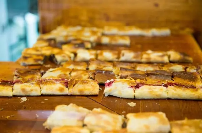Budapest cake and coffee tour with local guides