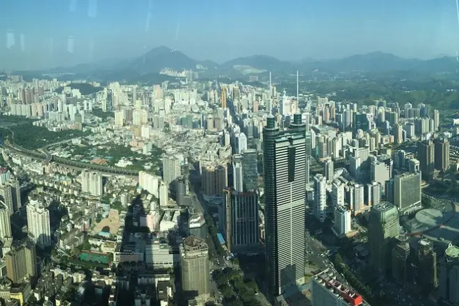 De Hong Kong a Shenzhen: Lo Wu e Ping An Finance Centre em um dia