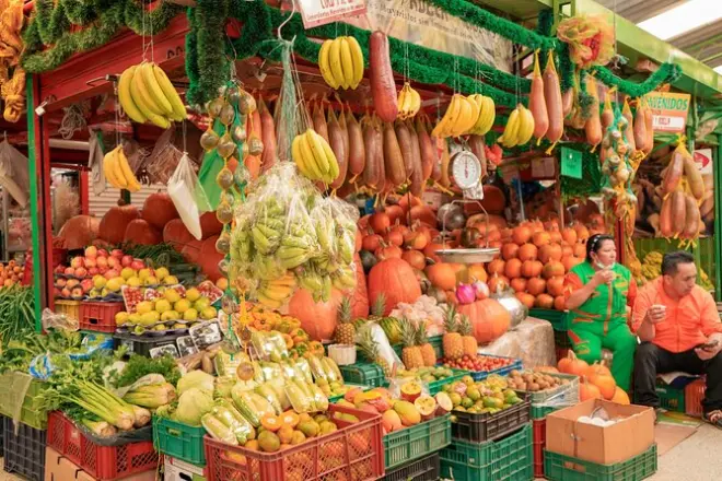 Dégustez 6 fruits et une arepa au marché Paloquemao de Bogotá