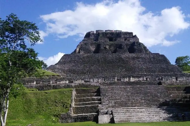 Xunantunich Maya-Tempel & Big Rock Falls ab San Ignacio