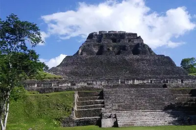 Xunantunich Maya-Tempel & Big Rock Falls ab San Ignacio
