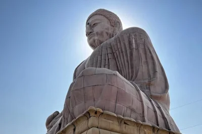 Experience bodhgaya’s mahabodhi temple, great buddha statue, and vibrant monasteries on a private day trip with a knowledgeable local guide. includes pickup, wifi, and bottled water for a seamless v