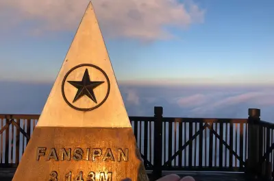 Trek 2 jours à Fansipan depuis Sapa avec camp au sommet vietnamien