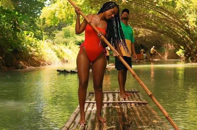 Bambusfloßfahrt in Montego Bay: Privater Transfer & Fußmassage