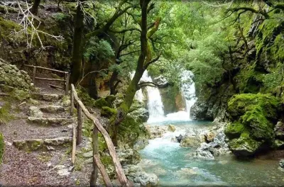 Rethymno inland tour: Mountain hike & Arkadi Monastery visit