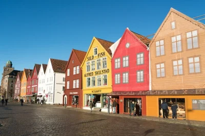 Erkunde bergens alte gassen mit der geschichte von anne pedersdotter im ohr. inklusive offline-audio, gps-navigation und lebenslangem zugang zur tour.