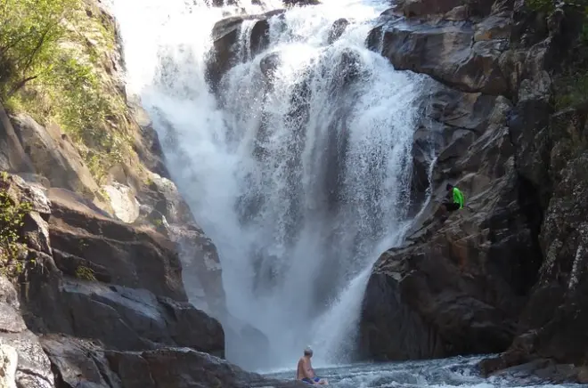 Barton Creek Cave Kanutour mit Big Rock Falls