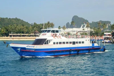 Von koh phi phi nach krabi mit fähre oder speedboot reisen – direkter transfer zum krabi passenger port. inklusive grundversicherung und tägliche flexible abfahrten.
