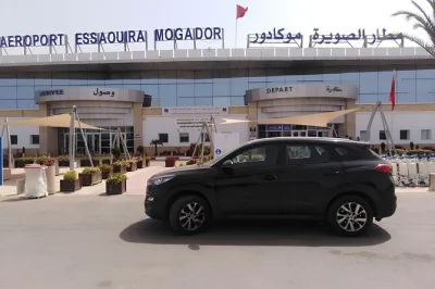 Chegue em essaouira sem estresse com transfer privado do aeroporto. motoristas locais, veículos com ar-condicionado e ajuda com bagagem. reserve para qualquer horário.