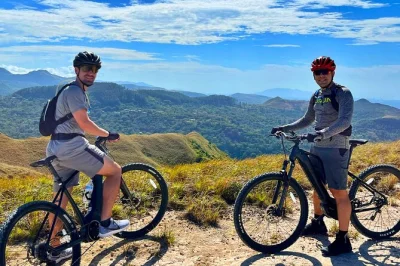 Ride top-brand electric bikes through el valle de antón, guided by local tips and custom routes. includes snacks, water, and flexible rental options.