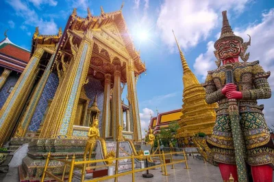 Découvrez le grand palais, wat pho et wat arun lors d’une excursion privée depuis le port de laem chabang. guide local, billets d’entrée et transferts inclus.