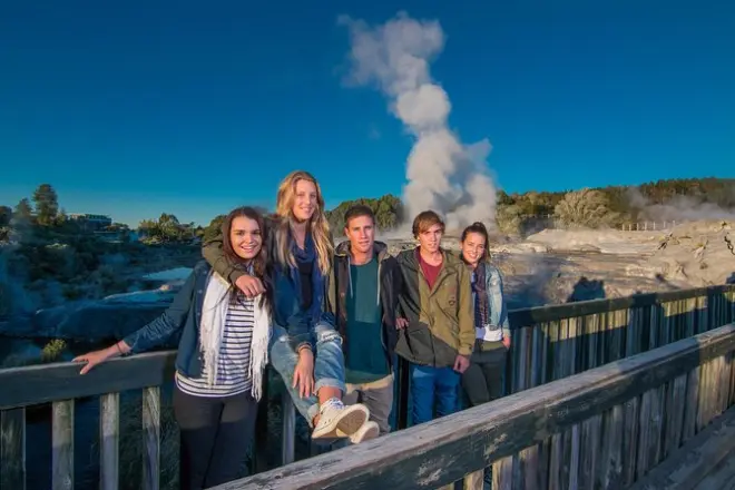 Tour privato da Auckland a Rotorua e grotte di Waitomo