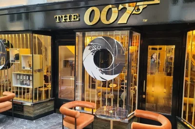 Entra nel mondo di bond con un tour privato da spia a londra. include guida esperta, sessione al poligono, colazione e il cocktail preferito di bond a mayfair.