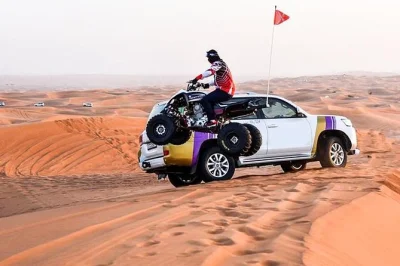 Vivez le désert de dubaï avec du dune bashing, des balades à dos de chameau, du sandboard et un dîner bbq dans un camp bédouin. prise en charge à l’hôtel et guide local inclus.