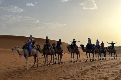 Deserto de Erg Chebbi saindo de Erfoud: Camelo e acampamento