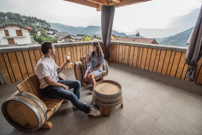 Dégustation à Villa Corniole : Cave rocheuse et quatre vins fins