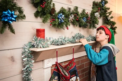 Vivi un escape room natalizio a chattanooga dove aiuti a salvare il natale. 45 minuti di enigmi, divertimento per tutta la famiglia e ospiti locali. accessibile in sedia a rotelle.