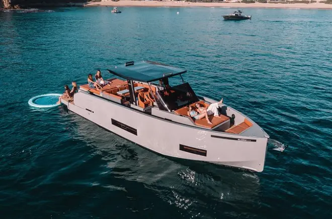 Yacht privé 14 m à Newport Beach : Wifi Starlink inclus
