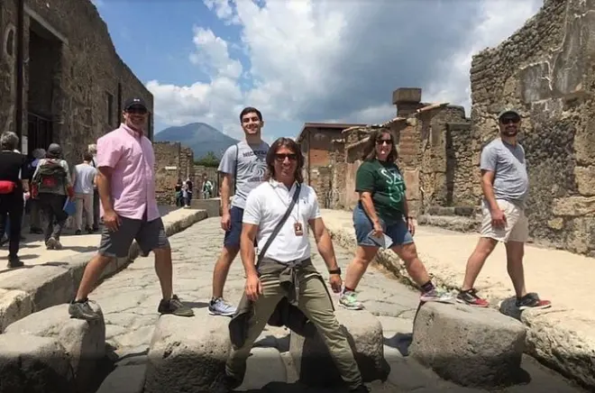 Private Tour of Pompeii Archaeological Site with Official Guide