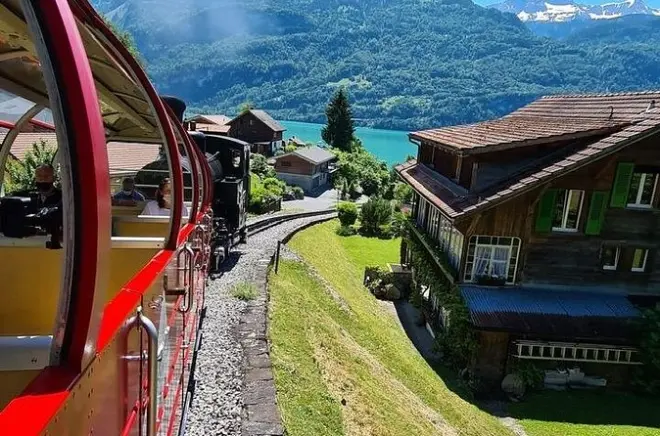 Alpes berneses desde Zúrich: Crucero por el lago y tren de vapor