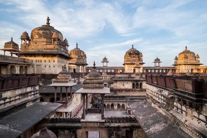 Orchha Full Day Private Tour: Palace Complex & Chaturbhuj Temple