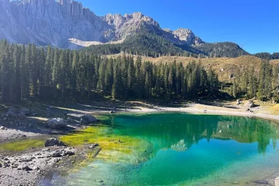 Dolomiten entdecken auf privater tagestour ab verona mit lokalem guide. inklusive hotelabholung, kaffeestopp in bergdorf und authentischem mittagessen im rifugio.