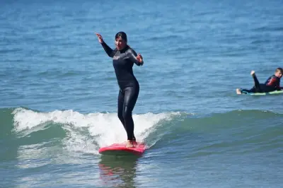 Aula de surf para iniciantes em Braga: Grupos privados