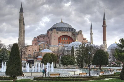Entdecke istanbul mit privatem guide: hagia sophia, blaue moschee, großer basar & mehr. inklusive abholung im hotel der altstadt für einen entspannten, intensiven tag.