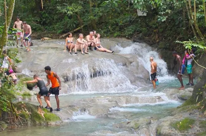Tour privato a Mayfield Falls da Montego Bay: 21 piscine
