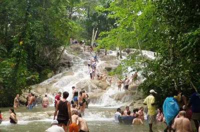 Dunn's River & Martha Brae Rafting ab Negril: Wasserfall & Fluss