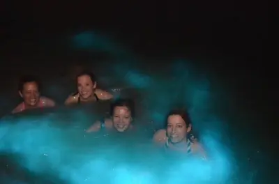 Passeio privado à noite na lagoa luminosa saindo de Montego Bay