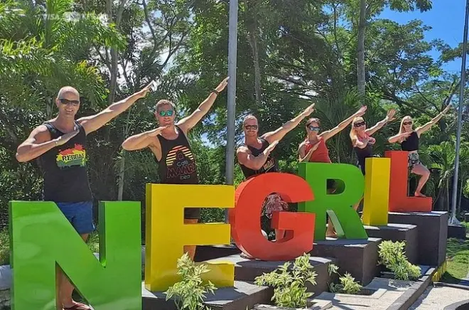 Rick's Café & Seven Mile Beach tour from Montego Bay