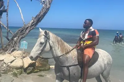 Equitazione a Dunn's River Falls vicino a Montego Bay