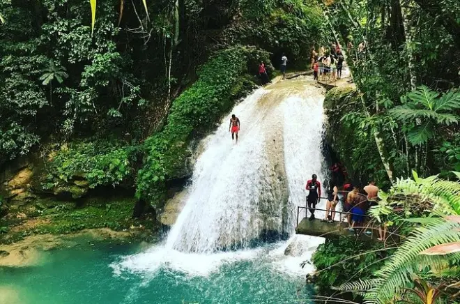 Blue Hole da Montego Bay: Nuota nelle piscine tropicali private