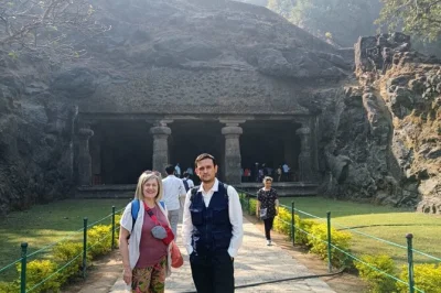 Découvrez les grottes d’elephanta près de mumbai, site unesco, écoutez les légendes locales, admirez les sculptures anciennes, et profitez d’un transfert privé avec guide expert et toutes les