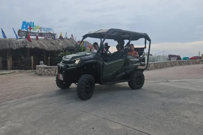 Scopri la costa selvaggia di aruba a bordo di un utv 4 posti con guida locale, nuota in una piscina nascosta in una grotta, visita le rovine della bushiribana gold mill e goditi il transfer incluso.