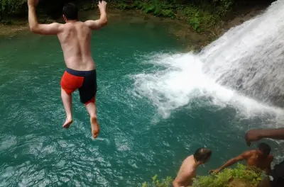 Blue Hole e laguna luminosa: Tour da Montego Bay