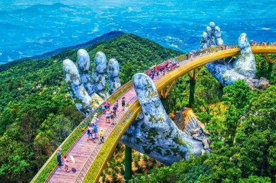 Viaje de hoi an a hue com motorista particular, parando nas montanhas de mármore, passo hai van e baía de lang co. inclui busca no hotel e água mineral.